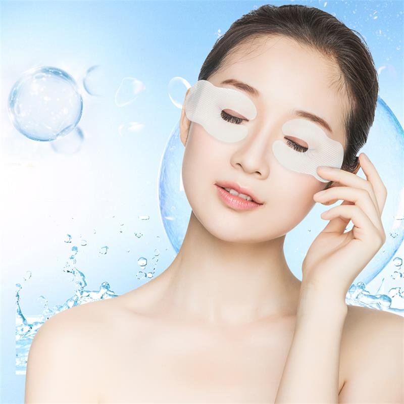 silicone eye patches application 2